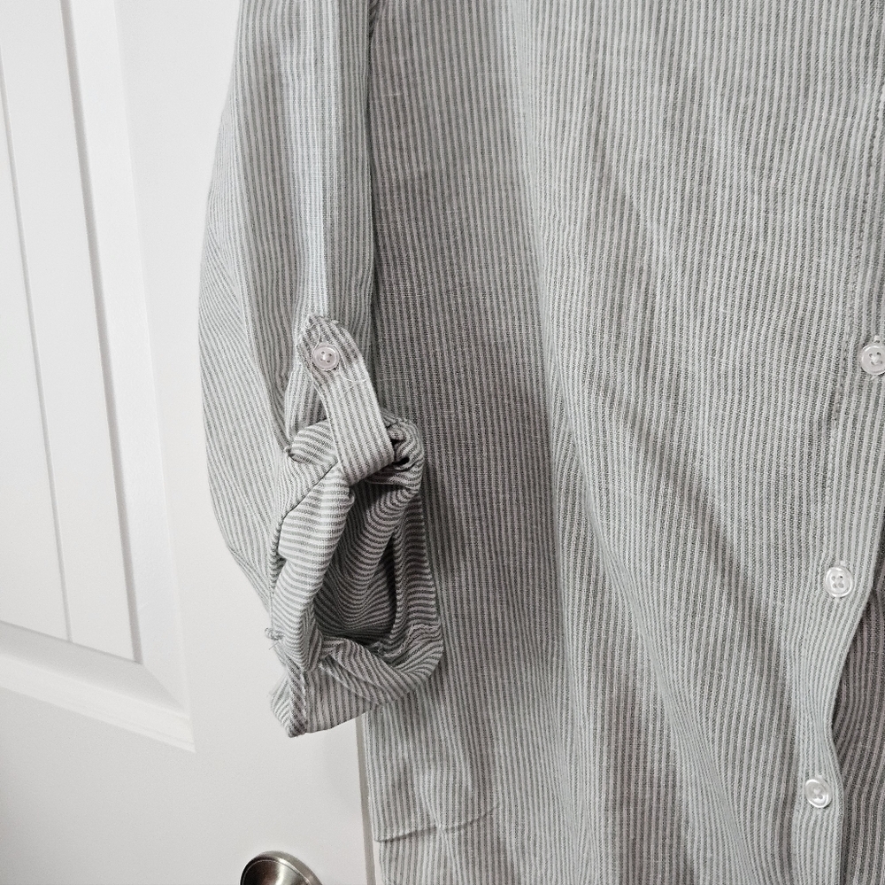 Eden & Olivia White and Green Striped Button-Down Shirt - Picture 3 of 8